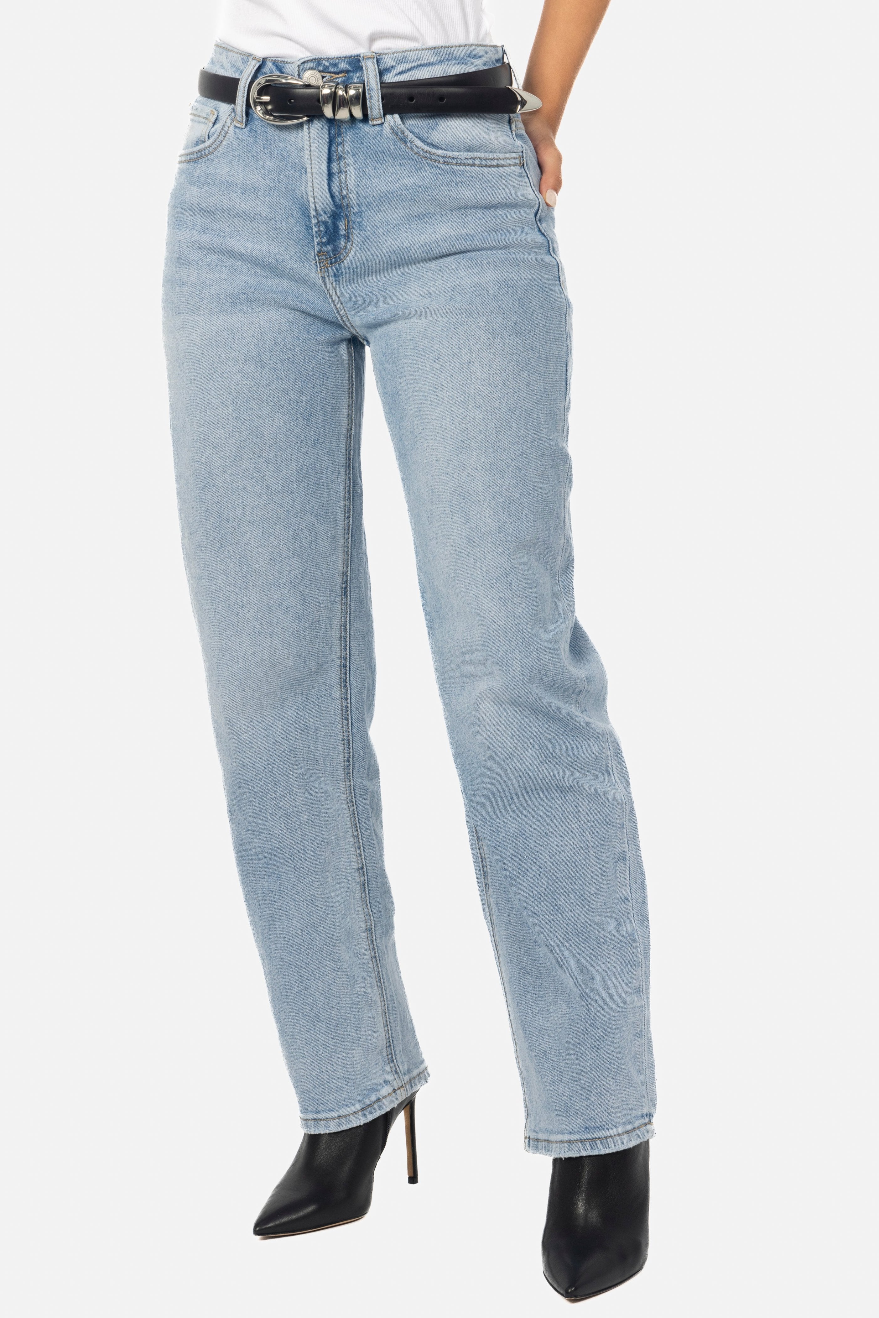 LIGHT BLUE BARREL JEANS