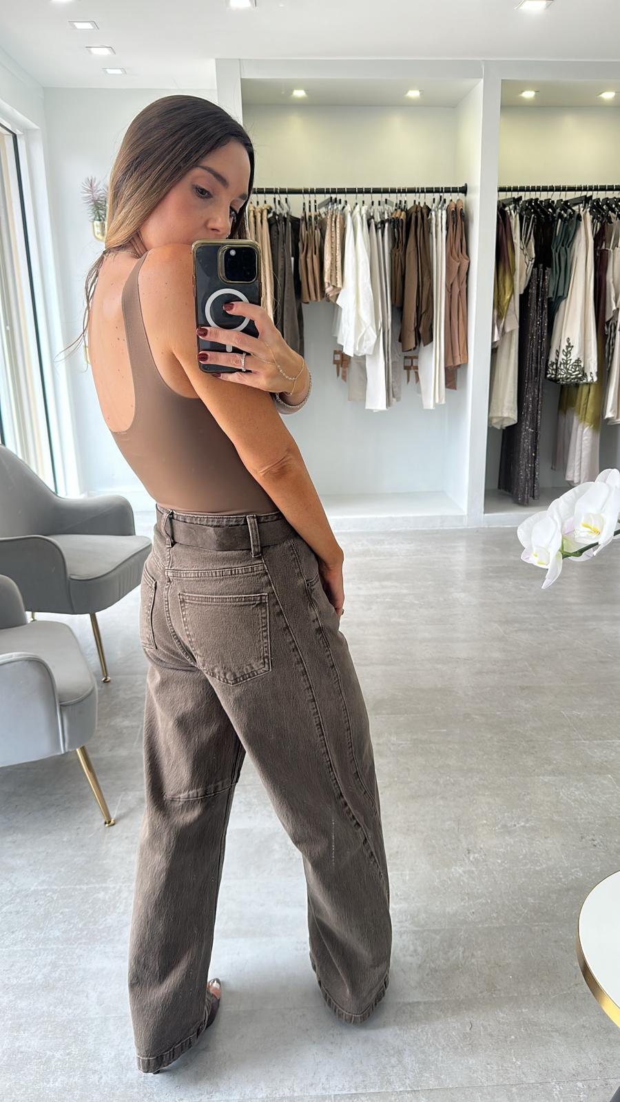 BROWN SEAMLESS BODY