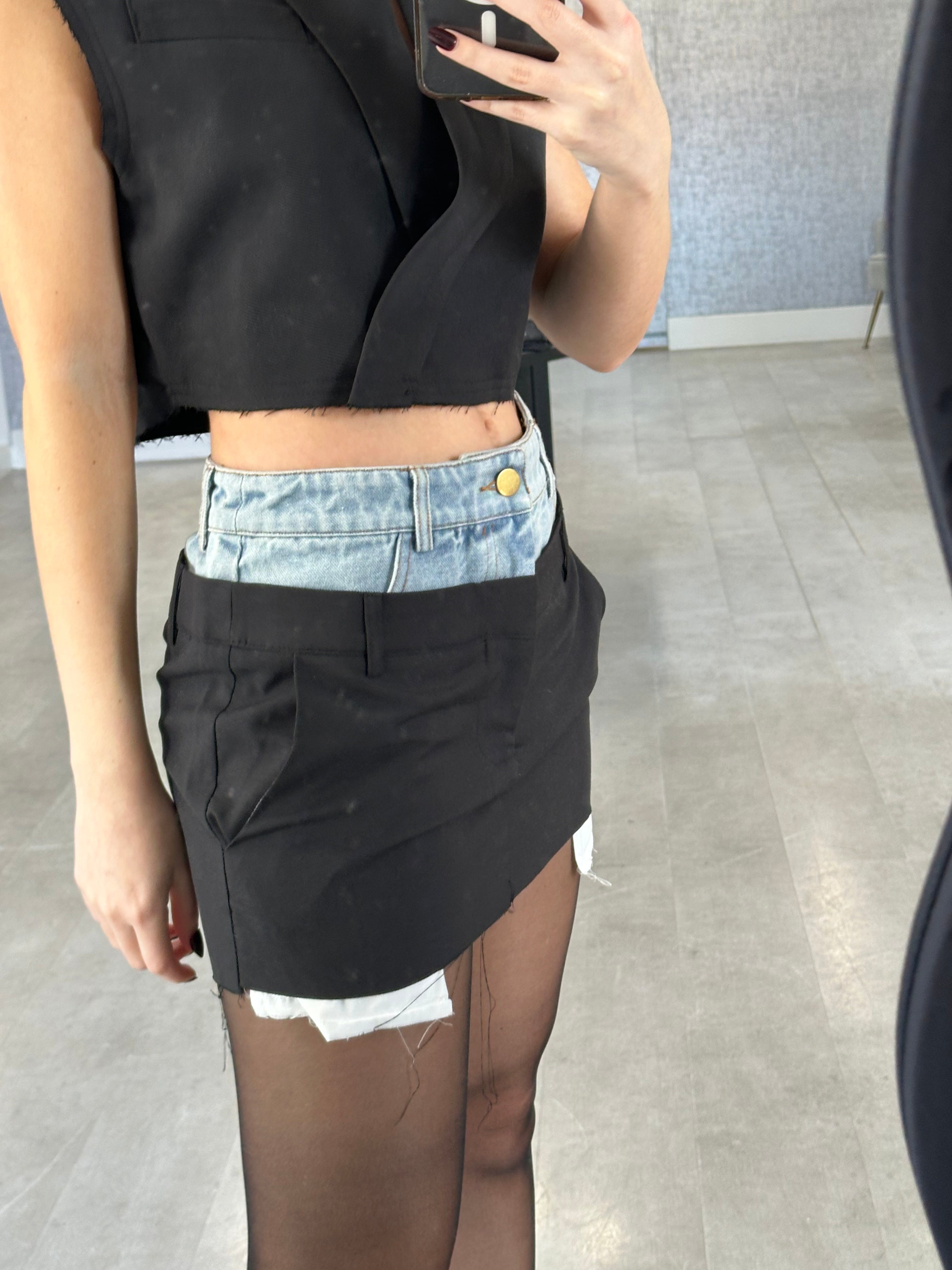 DENIM BlACK MINI SKIRT