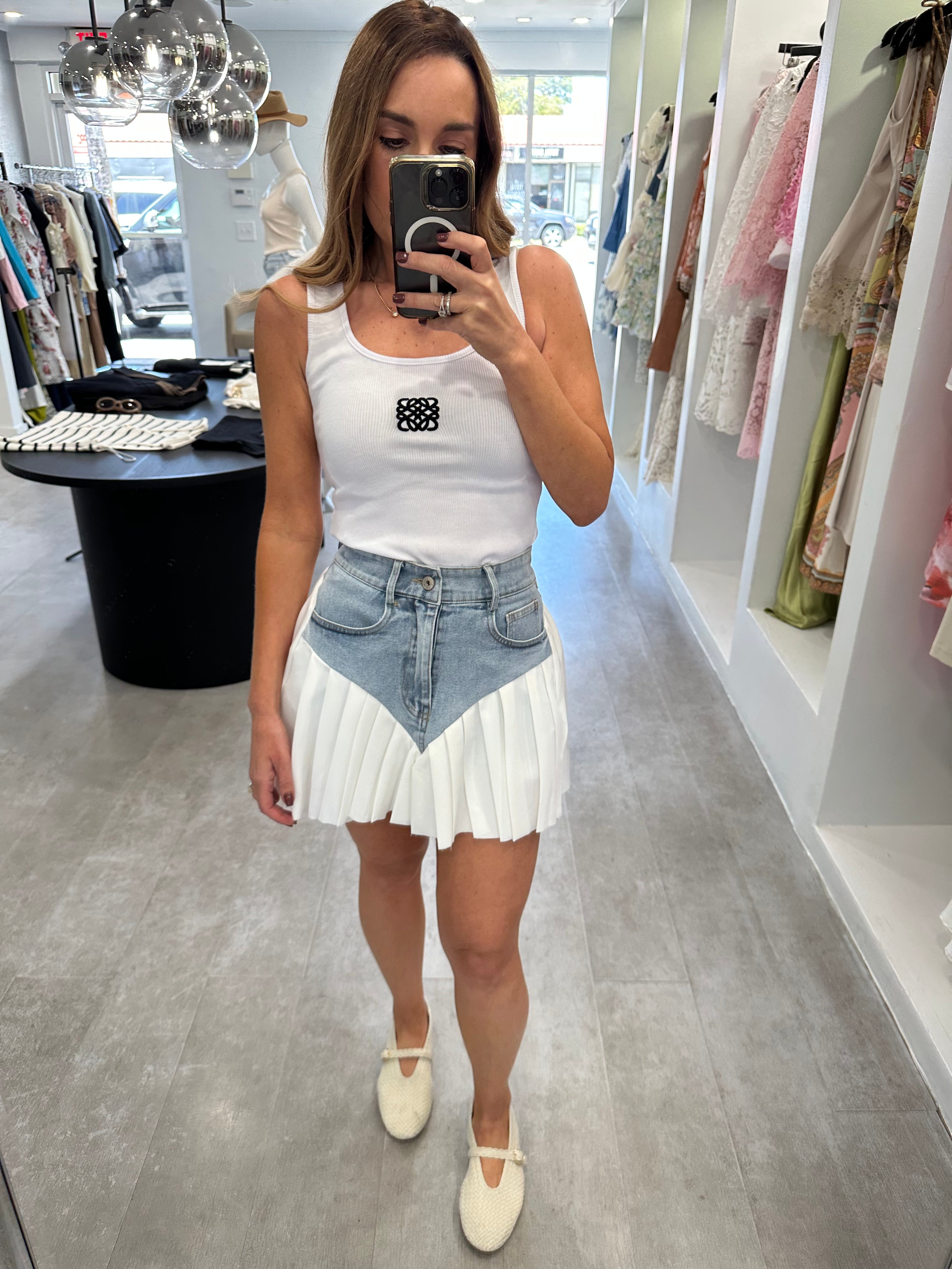 DOUBLE WHITE PLEATED SKIRT